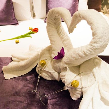 12Th Lock Boutique Hotel Касълнок Екстериор снимка
