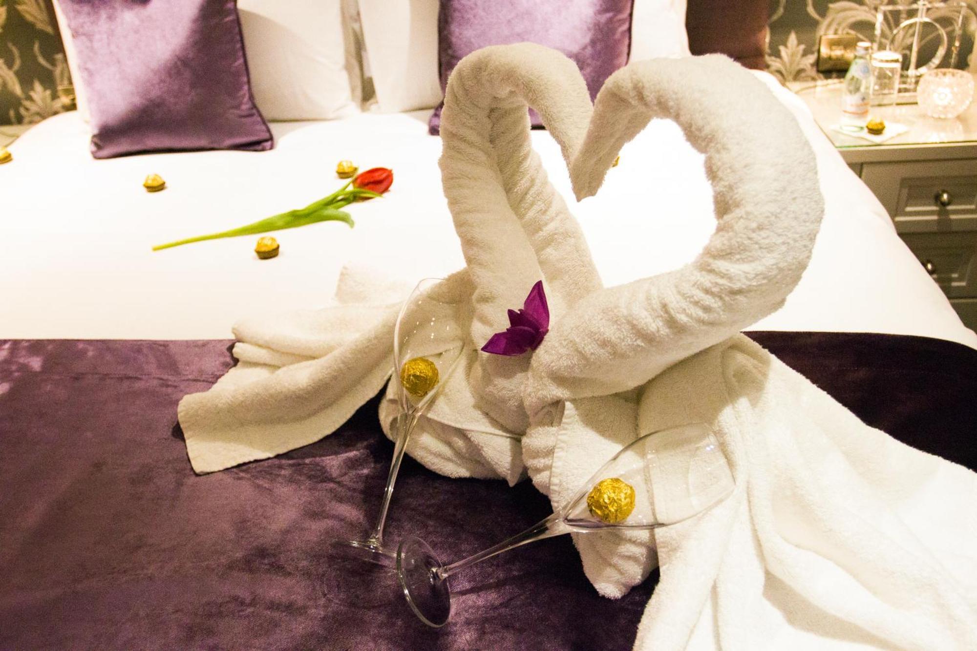 12Th Lock Boutique Hotel Касълнок Екстериор снимка