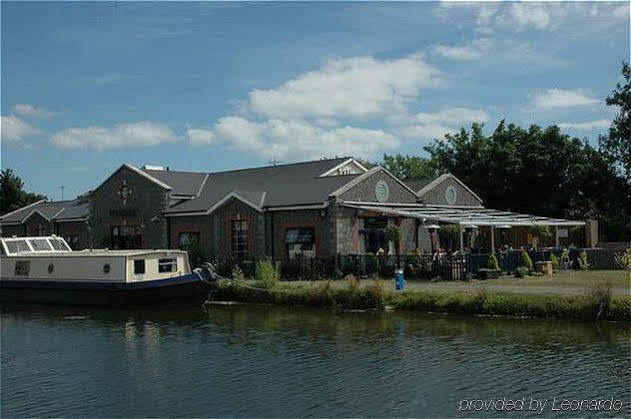 12Th Lock Boutique Hotel Касълнок Екстериор снимка