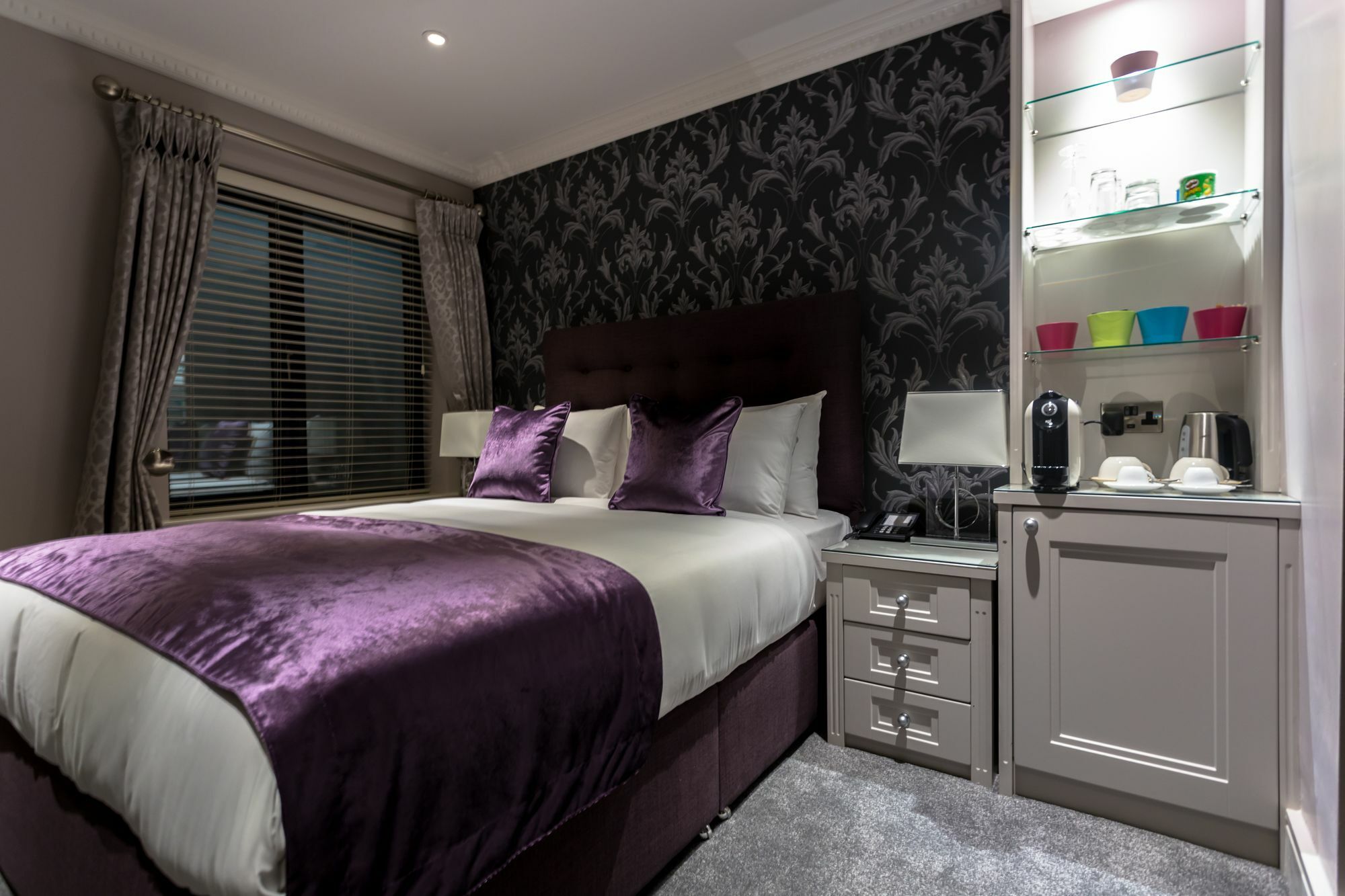 12Th Lock Boutique Hotel Касълнок Екстериор снимка