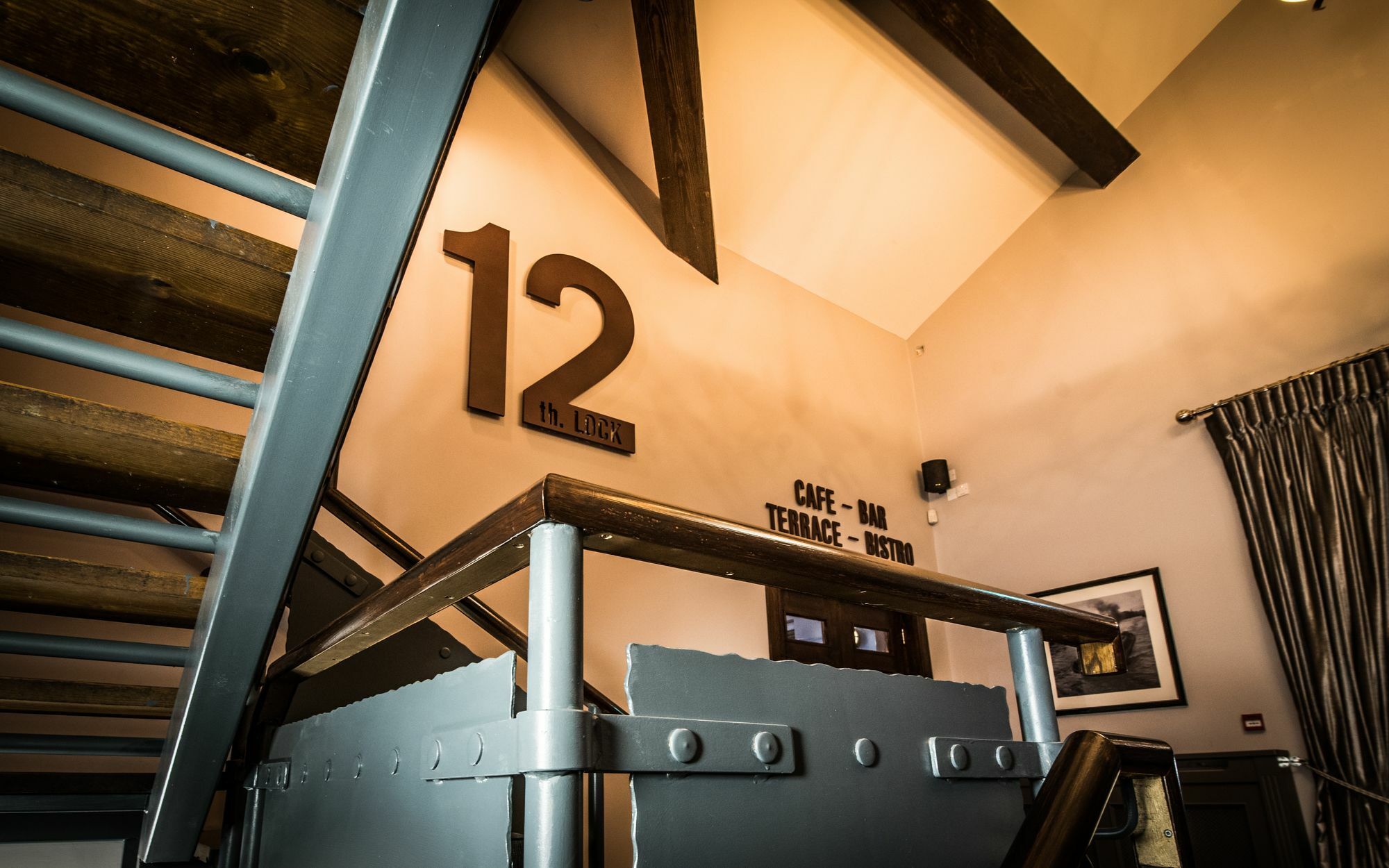 12Th Lock Boutique Hotel Касълнок Екстериор снимка