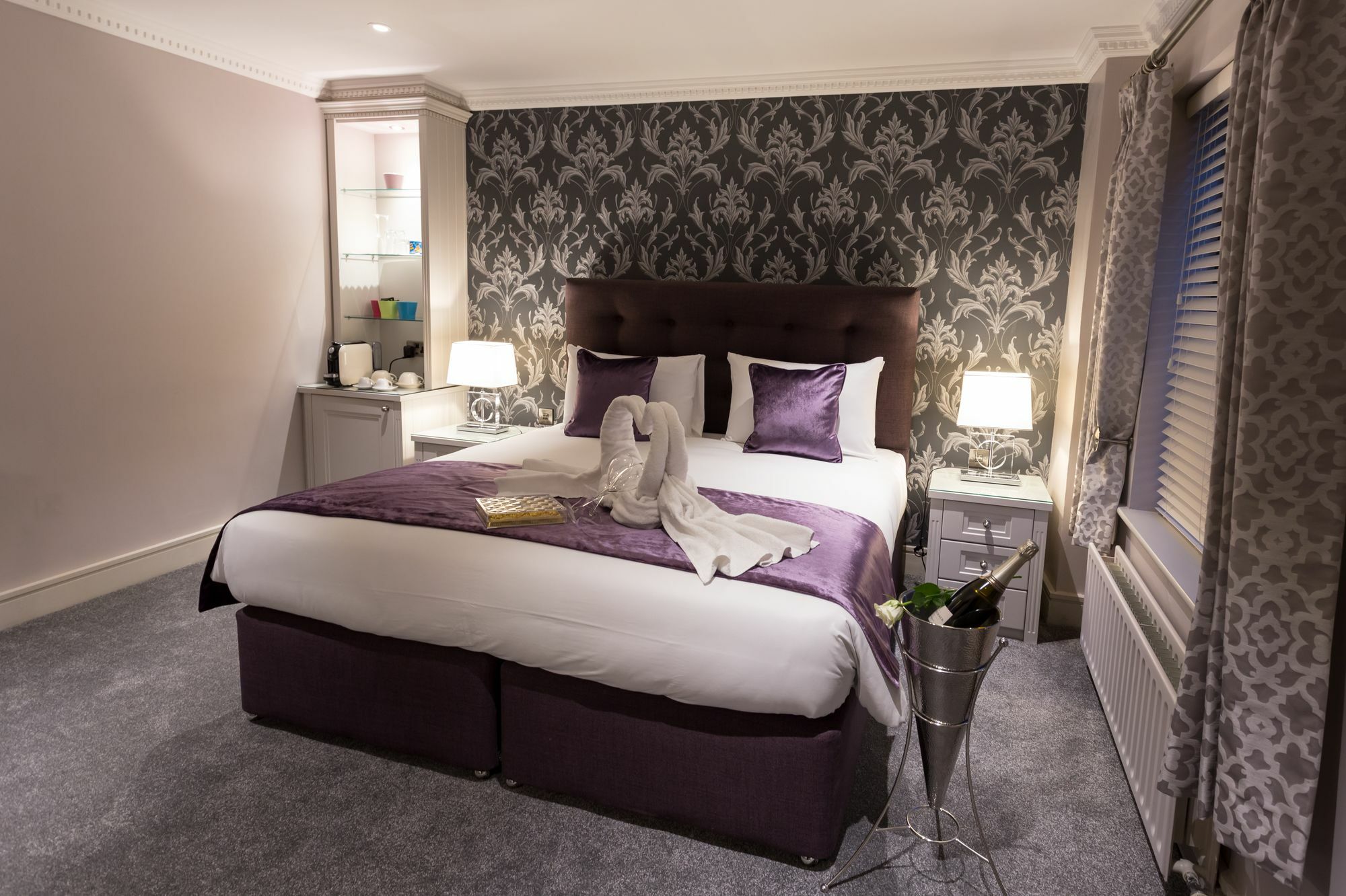 12Th Lock Boutique Hotel Касълнок Екстериор снимка